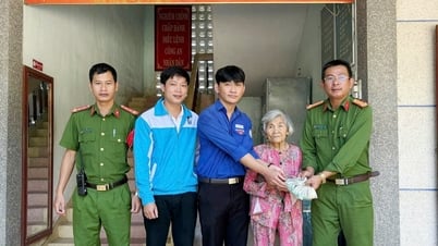Một học sinh xã Tiên Phước trả lại hơn 12 triệu đồng cho người đánh rơi
