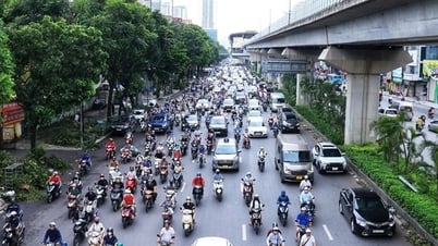 Nhiều băn khoăn, kiến nghị của người dân trước “giới hạn đỏ” xe chạy xăng dầu ở Thủ đô