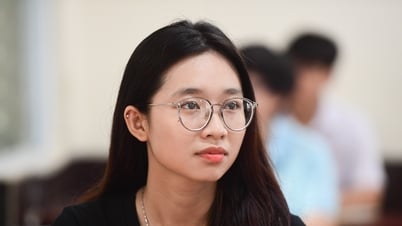Điểm chuẩn Trường ĐH Kinh tế - Luật 2025 giảm nhẹ do xét 2 môn Toán, Anh chủ đạo