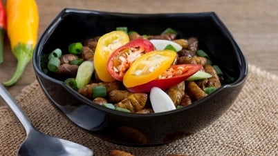 Las pupas de gusanos de seda son deliciosas, pero mi madre me dijo que supiera una cosa: de lo contrario, si las como mal una vez, tendré miedo por el resto de mi vida.