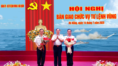 Hội nghị bàn giao chức vụ Tư lệnh Vùng 3 Hải quân