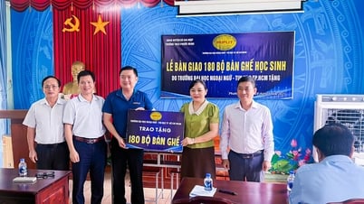 HUFLIT tiếp thêm động lực đến trường cho học sinh vùng sâu