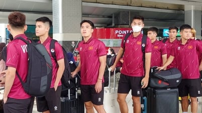 U.23 Việt Nam đến Indonesia an toàn, tập ngay ngày đầu: Chinh phục đỉnh cao khu vực