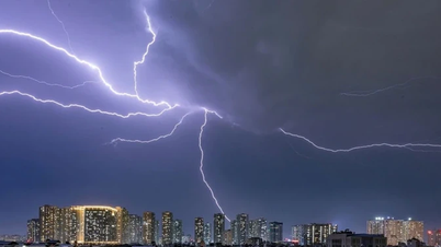 Thời tiết ngày 14/7: Mưa dông bất ngờ ở nhiều nơi, cảnh báo sét và lốc xoáy