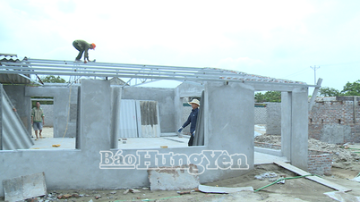 Xã Khoái Châu vận động người dân tháo dỡ công trình vi phạm trên đất nông nghiệp.