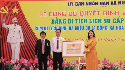 Đón nhận Bằng di tích lịch sử cấp thành phố Cụm di tích Đình và Miếu Bà La Bông