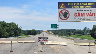 Bổ sung biển cấm và chặn các lối ra, vào cao tốc Vạn Ninh - Cam Lộ đang thi công