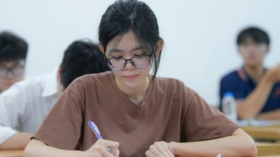 Phổ điểm môn toán thi tốt nghiệp THPT 2025: Hơn 56% thí sinh dưới trung bình