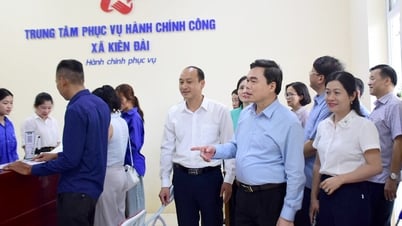 Phó Bí thư Tỉnh ủy Ma Thế Hồng làm việc tại xã Kiên Đài