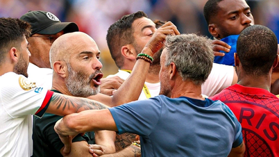 HLV Luis Enrique nói gì về hành động xấu xí với cầu thủ Chelsea?