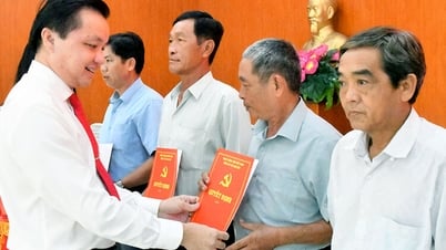 Xã Hòn Đất công bố thành lập tổ chức Đảng, đơn vị sự nghiệp công lập