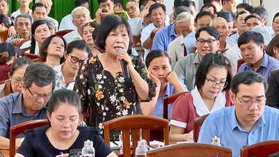 Đại biểu Quốc hội Nguyễn Lân Hiếu tiếp xúc cử tri xã Tuy Phước