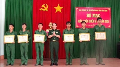Bộ đội Biên phòng tỉnh trao giấy khen cho 7 tập thể và 21 cá nhân hoàn thành xuất sắc khóa huấn luyện chiến sĩ mới