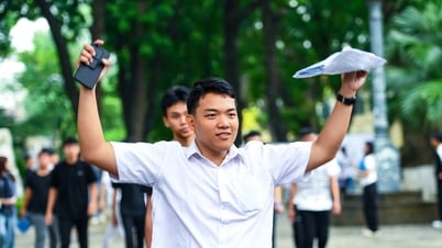 Những thí sinh đầu tiên trúng tuyển có điều kiện vào Trường Đại học Hà Nội