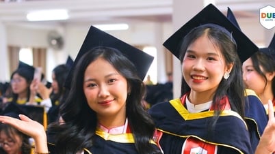 Đà Nẵng: Gần 3.000 sinh viên Trường Đại học Kinh tế tốt nghiệp được tiếp cận, trao cơ hội việc làm