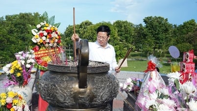 Lãnh đạo tỉnh Thái Nguyên dâng hương các Anh hùng liệt sĩ tại Quảng Trị