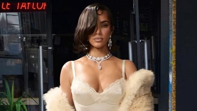 Kim Kardashian thoát sự thao túng của Kanye West, giành lại thẩm mỹ thời trang như mong muốn