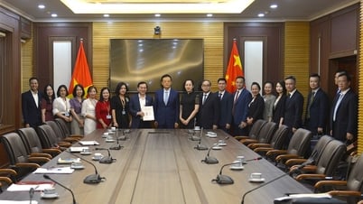 Đoàn đại biểu Ngoại vụ Khu tự trị dân tộc Choang, Quảng Tây, Trung Quốc thăm và làm việc tại Bảo tàng Hồ Chí Minh
