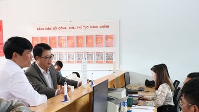 Phó Chủ tịch UBND tỉnh Nguyễn Ngọc Phúc kiểm tra công tác tổ chức bộ máy chính quyền tại xã Lạc Dương