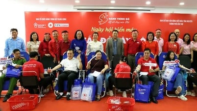 Ngày hội 'Sắc đỏ Tây Đô' và tôn vinh người hiến máu tiêu biểu