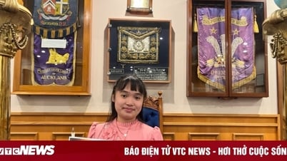 Thần đồng Việt tốt nghiệp đại học ở tuổi 14, học cùng lúc 2 chương trình thạc sĩ
