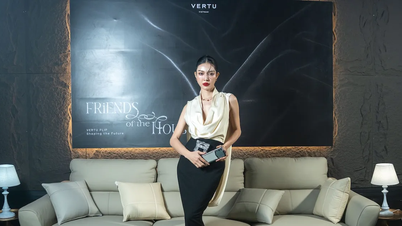 Vertu ra mắt Quantum Flip, dàn sao Việt đổ bộ chúc mừng