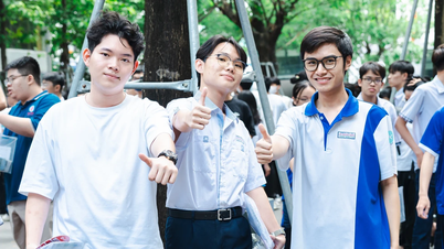 Học bổng và hỗ trợ học phí: Đòn bẩy phát triển nhân lực mũi nhọn