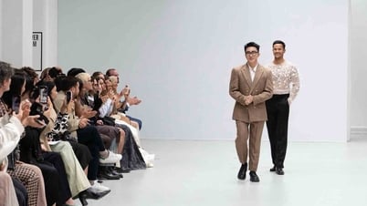 Chuyển mình giữa 'cơn bão' đóng cửa