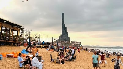 Nhộn nhịp du lịch biển mùa hè