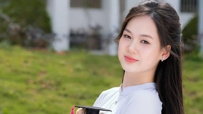 Thủ khoa đạt điểm 30/30 gây "bão" vì xinh như hotgirl