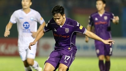 V-League: Cuộc chuyển giao lịch sử có thể giúp bóng đá TP.HCM cất cánh