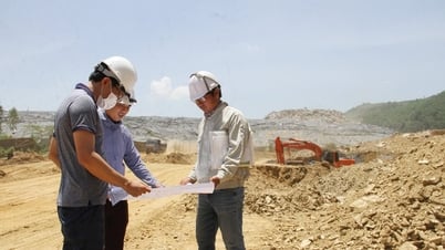 Tăng tốc thi công ở bãi rác Khánh Sơn