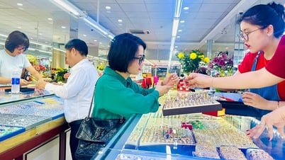 Giá vàng hôm nay 16/7/2025: Giá vàng trong nước và vàng thế giới cần động lực vượt mức 3.400 USD