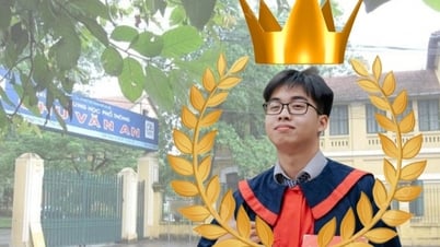 Đỉnh nóc kịch trần: Nam sinh cùng lúc "ẵm" 5 danh hiệu thủ khoa