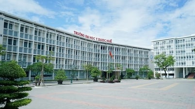 46 tân sinh viên đầu tiên của Trường Đại học Y - Dược, Đại học Huế