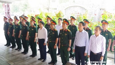 Bộ Tổng Tham mưu, Bộ Quốc phòng dâng hương, dâng hoa tưởng niệm các anh hùng liệt sĩ tại Khu Di tích lịch sử Truông Bồn