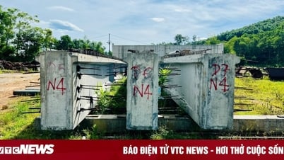 Cầu thuộc dự án 280 tỷ thi công 'rùa bò', dân chờ hoài chẳng thấy thông xe