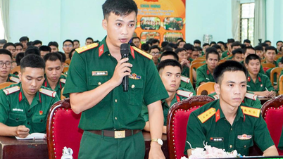 Bộ tư lệnh TP Hồ Chí Minh đối thoại dân chủ với cán bộ, chiến sĩ Trung đoàn Gia Định