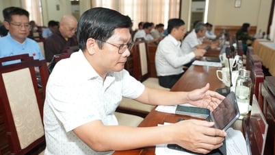 Thông qua 8 nghị quyết có ý nghĩa tạo nền tảng cho thành phố tiếp tục phát triển