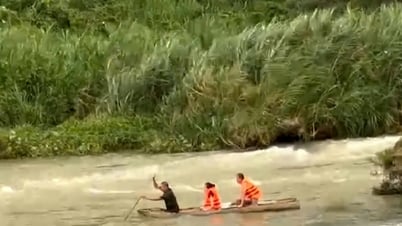 Kịp thời ứng cứu 3 người mắc kẹt do nước hồ Thủy điện dâng cao, chảy xiết