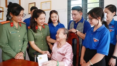 Tuổi trẻ phường Tân Ninh tri ân Mẹ Việt Nam anh hùng