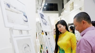 Triển lãm ký họa lưu động "Ký ức chiến trường khu V"