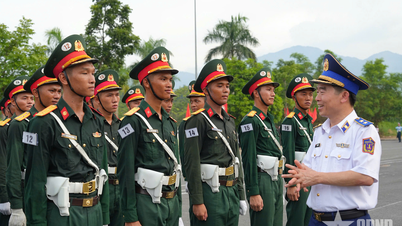 Trung tướng Bùi Quốc Oai thăm, kiểm tra lực lượng Cảnh sát biển Việt Nam tham gia diễu binh, diễu hành