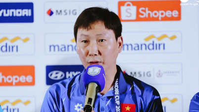 HLV Kim Sang-sik thừa nhận gặp áp lực khi dẫn dắt Việt Nam dự giải U23 Đông Nam Á