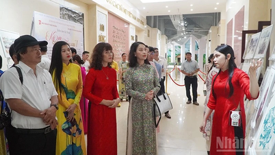 Khai mạc triển lãm ký họa “Ký ức chiến trường Khu V”