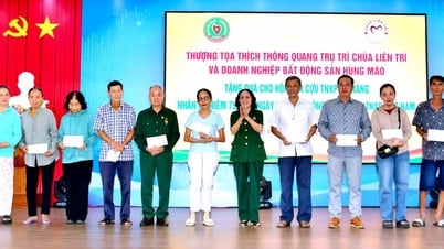 Trao 42 suất quà cho cựu thanh niên xung phong có hoàn cảnh khó khăn