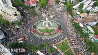 Khơi thông "điểm nghẽn", kích hoạt động lực tăng trưởng mới
