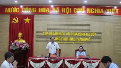 Phó Chủ tịch HĐND TPHCM Huỳnh Thanh Nhân khảo sát tình hình hoạt động tại phường Thủ Dầu Một
