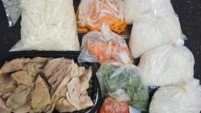 Quán vịt ở chợ Bến Thành bán 4 tô bún, gỏi vịt giá 1 triệu đồng