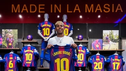 Lamine Yamal ra mắt áo số 10 ở Barca: Theo bước 'siêu nhân' Messi